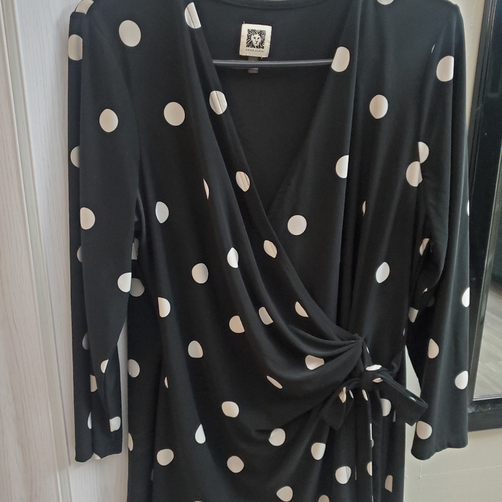 Ann Klein faux wrap top, black and white. Size Large